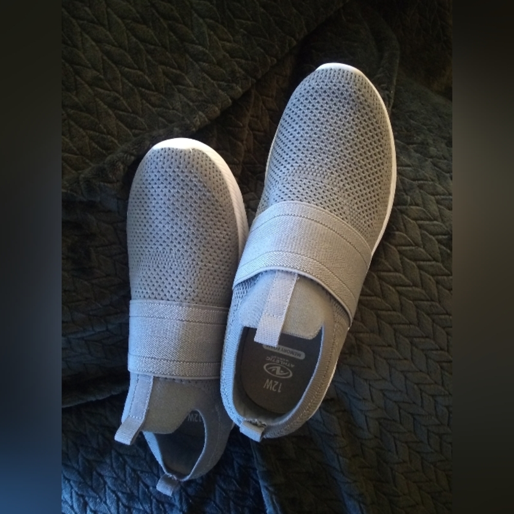 Men's Athletic Works Sneakers - Picture 2 of 8